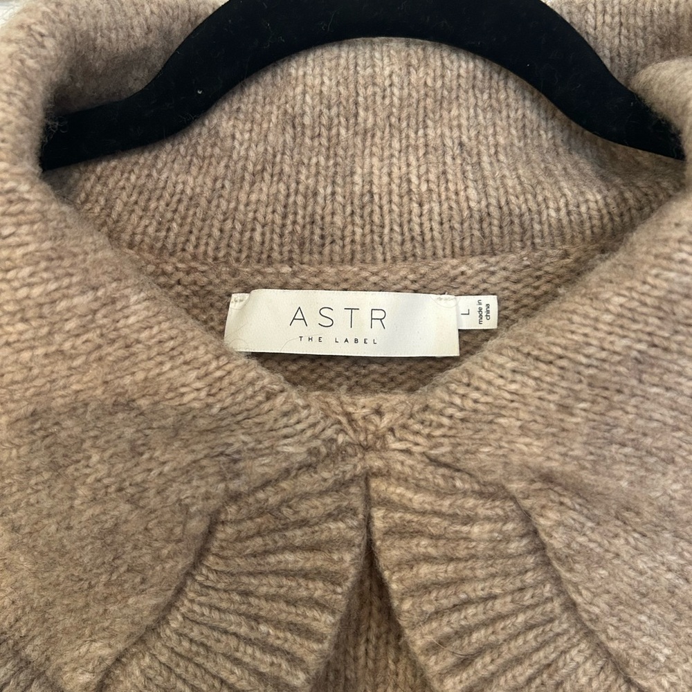 Astr Taupe Peter Pan Collar Puff-Sleeve Sweater - Picture 3 of 4